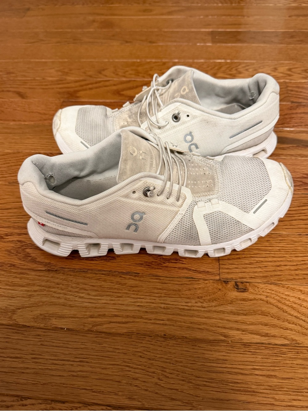 On Running Cloud Lightweight Running Shoes - White